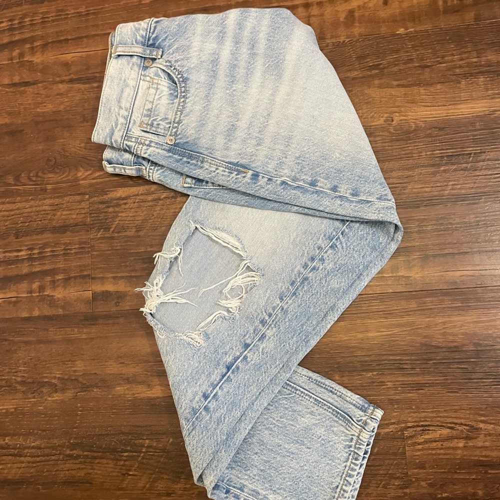 American Eagle Outfitters Light Blue Distressed Jeans